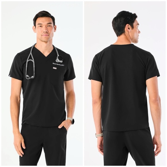 Figs Leon Three-Pocket Scrub Top™ (Size M) - Picture 1 of 13